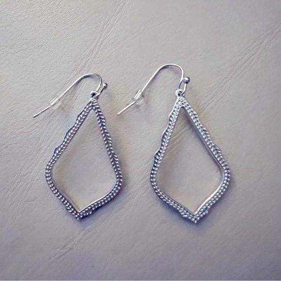 Kendra Scott Sophia Drop Earrings - Picture 1 of 2